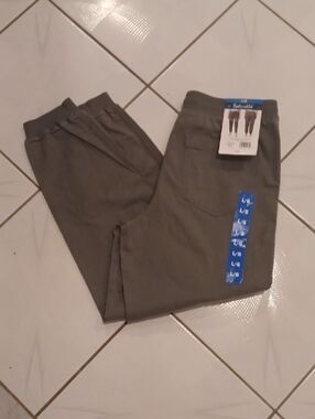 4/$80 New Splendid Olive Green Cuffed Cargo Pants - Size Large